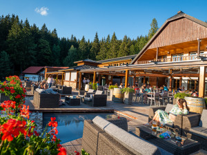 Bazény za korunu i Pohádkový les: vyrazte s dětmi do Velkých Karlovic