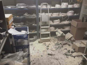 Požár po explozi elektrobaterie se podařilo uhasit díky včasné reakci zaměstnanců