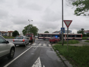 Dopravní nehoda na křižovatce ulici Okružní a I. P. Pavlova v Olomouci