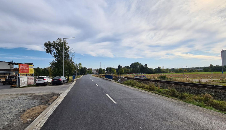 Opravená Dukelská ulice na průtahu Litovlí - ilustrační foto