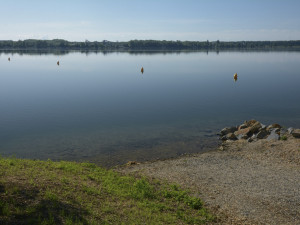 Těžařská společnost upravila přístup do bývalé pískovny, která je nyní k dispozici ke koupání