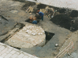 TOULKY MINULOSTÍ: Na olomouckém pranýři lumpy čekala hanba pod okny radních a před zraky měšťanů