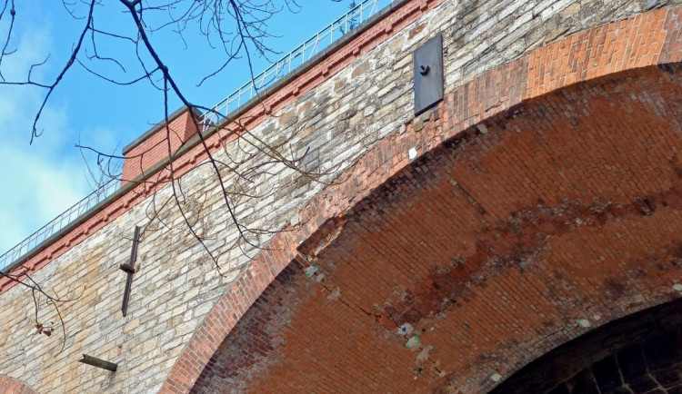 Na nejstarší z hranických viaduktů se vrátí vlaky. Unikátní památku čeká rekonstrukce