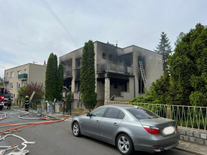 Požár domu v Lipníku nad Bečvou založil senior, policisté ho obvinili z pokusu vraždy