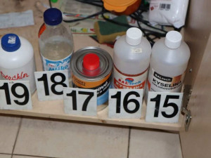 Ozbrojený dealer drog na sebe v Olomouci upozornil poznávací značkou z kusu kartronu