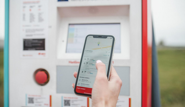 size3-1654168281356-241-ridici-elektromobilu-budou-moci-platit-za-nabijeni-kartou-eon-drive-v-cesku-i-v-zahranici