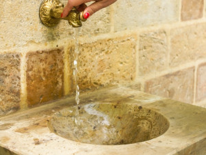 Historický Společenský pramen v olomoucké Fakultní nemocnici opět slouží lidem