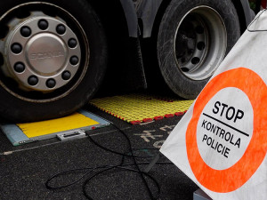 Kontrola kamionů na D35