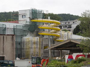 Stavba šternberského aquacentra míří do finiše. Mění se i okolní ulice