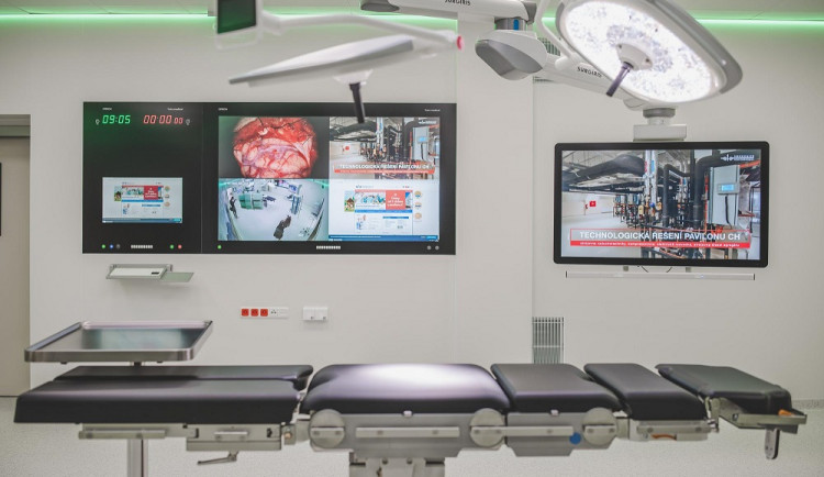 Budějcká nemocnice představila nové prostory za více než miliardu. Vzniklo tam 12 operačních sálů