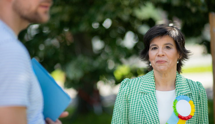 Kampaň před pár dny odstartovali v Olomouci hnutí STAN společně se Zelenými, v čele kandidátky je Andrea Hanáčková.