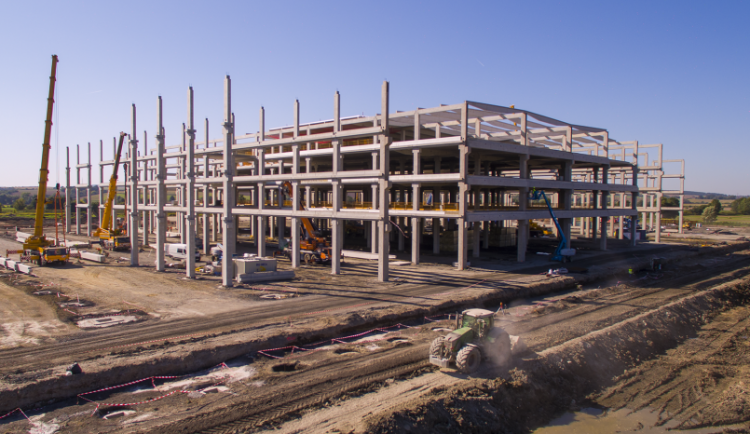 V Kojetíně společnost Accolade staví centrum pro Amazon.