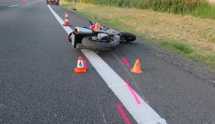 Dopravní nehoda motorkářky na dálnici D46 u Prostějova