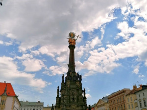 ANKETA: Centrum Olomouce opět ozdobily barevné větrníky. Jak se vám líbí?