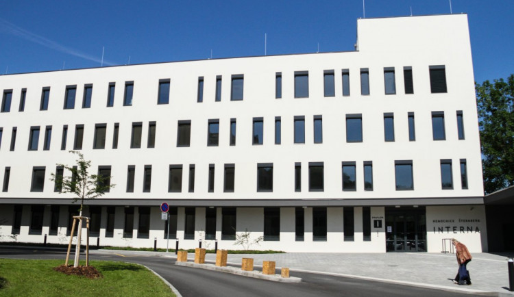 Šternberk má novou internu. Pacientům budou sloužit pokoje hotelového typu s klimatizací