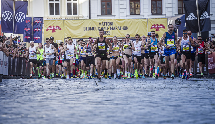 Olomouckému půlmaratonu dominovali Ukrajinci, závod přilákal tisíce běžců i diváků