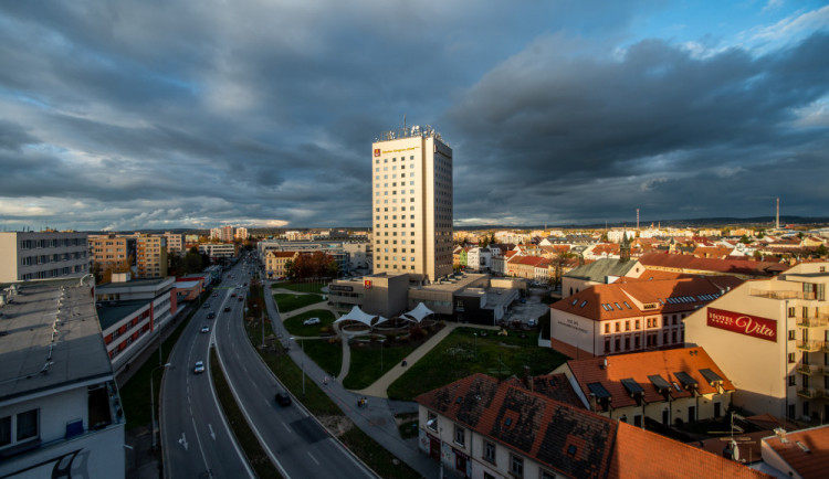 Přechody na Pražské třídě budou mít světelnou signalizaci. Podle zástupců města jsou nebezpečné
