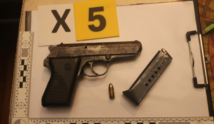 Drogový gang měl i zbraně