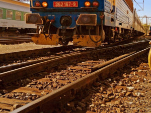Krajští zastupitelé schválili zrušení čtyř desítek vlakových spojů. Kvůli rostoucím nákladům