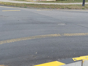 Nový rondel pod náporem kamionů: silnice v Přerově potřebuje po dvou měsících havarijní opravu