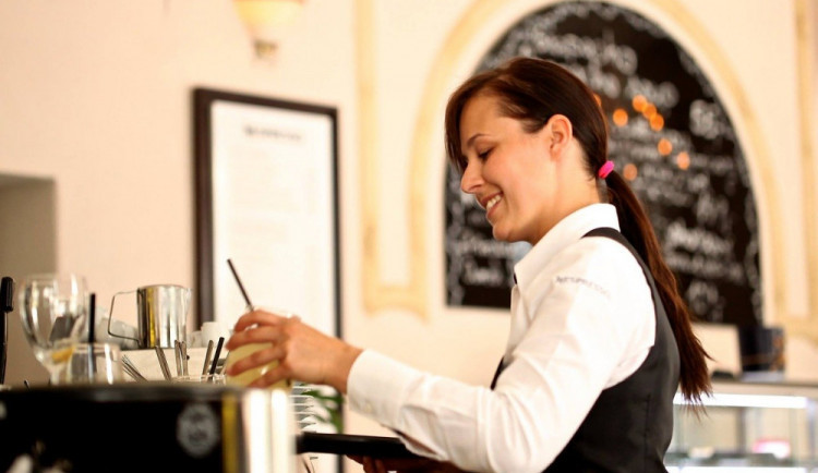 size3-16566787765113-60-brigadnici-dostanou-letos-za-praci-vice-penez-studentum-ale-konkuruji-i-tricatnici