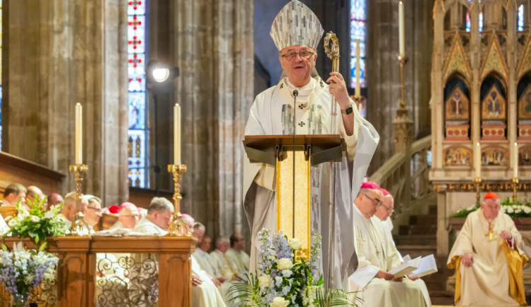 Jan Graubner převzal úřad pražského arcibiskupa. Ve službě by měl být tři nebo čtyři roky