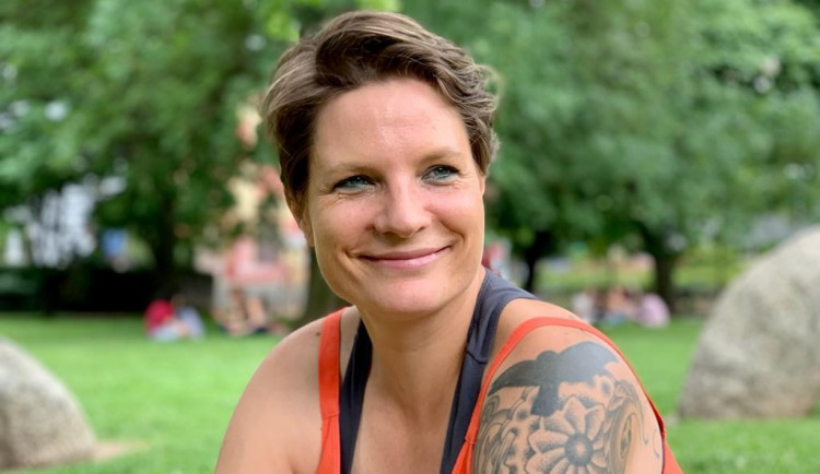 size3-16563342903042-241-petraa