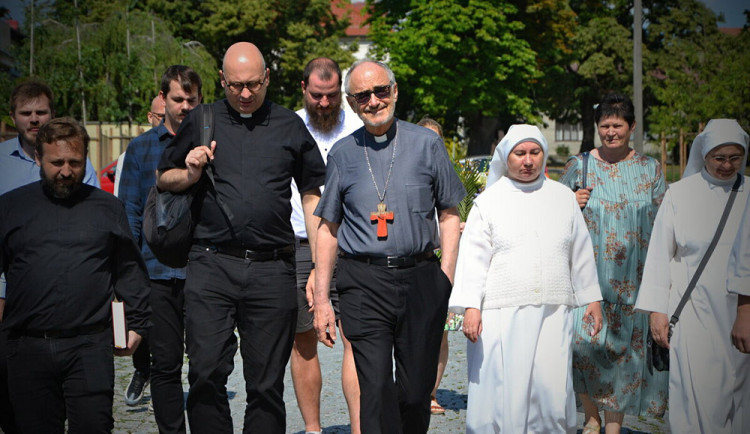 Kardinál Michael Czerny navštívil Svatý Kopeček u Olomouce
