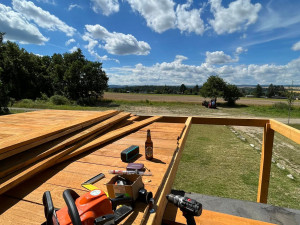 Na Hanáckých stezkách u Plumlova někdo ničí označení tratí. Může to být nebezpečné, varuje biker