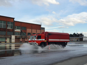 VIDEO: Hasiči nacvičovali krizové situace v dopravě. Záběry z palubních kamer ukazují reálné situace
