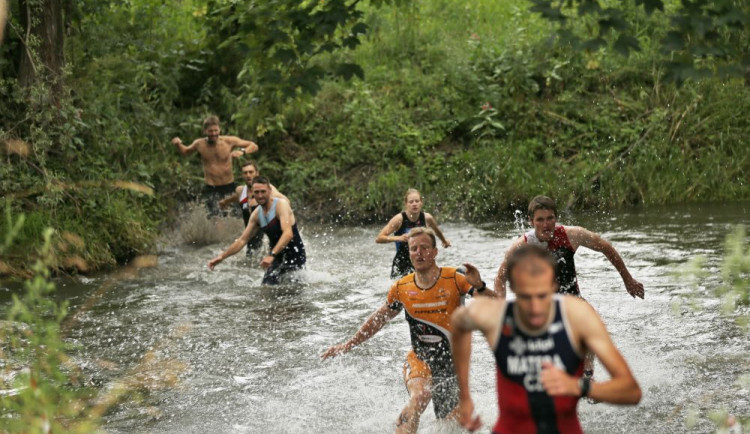 Běh, plavání a jízda na kole a kolečkových bruslích. To je Welzlův kvadriatlon, který bude v sobotu v Zábřehu