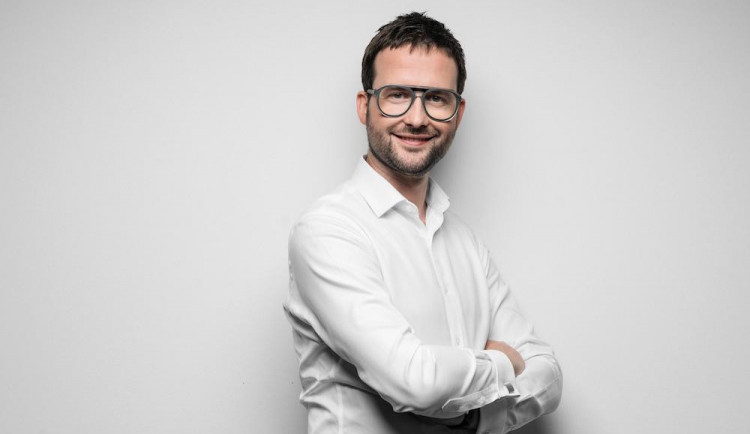 size3-size4-16581755041741-139-cesi-jsou-nakloneni-inovacim-klasicke-platebni-karty-se-stanou-minulosti-rika-sef-mastercard-michal-