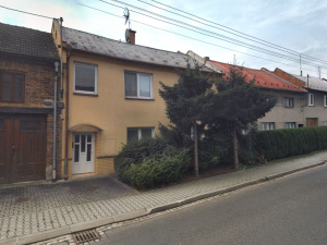 Za výbuchem domu v Olšanech byl plyn, potvrdili hasiči. Policie nevylučuje úmyslné jednání