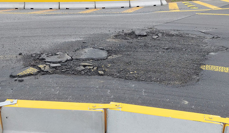 Kruhový objezd v Přerově projde záruční opravou