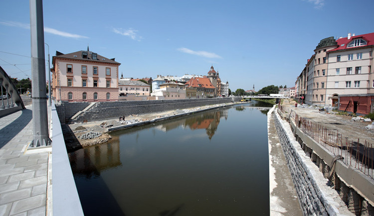 Morava je v Olomouci na hranici sucha. Situaci nenahrává stavba protipovodňových opatření