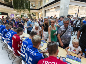 FOTOGALERIE: Sigmáci se představili fanouškům v Šantovce. Na ligu mají připravené i žluté dresy