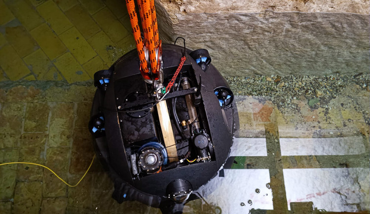 Robot pro podvodní zkoumání Hranické propasti