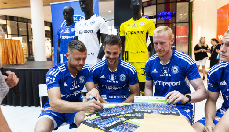 Sigmáci se představili fanouškům v Šantovce. Na ligu mají připravené i žluté dresy