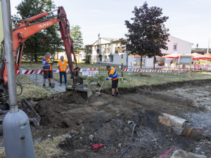 Speciální asfalt až na konec. Cyklostezky u Billy v Olomouci dostanou finální povrch zřejmě na podzim