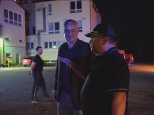 VIDEO: Na pomoc v boji s požárem v Hřensku dorazil další odřad hasičů z Hané