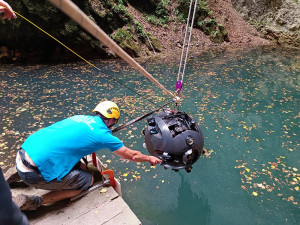 450 metrů! Rekord Hranické propasti padl, robot už hlouběji nemohl