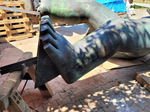 Oprava sochy Kryštofa, kterou poškodili zloději, je hotová. Brzy se vrátí na obchvat Olomouce