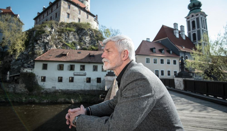PRŮZKUM: První kolo prezidentských voleb by vyhrál Babiš, Pavel se na něj dotahuje