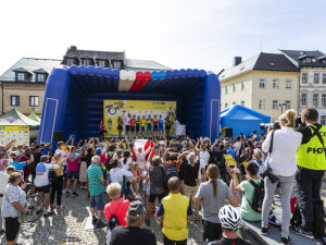 FOTOGALERIE: Šternberk zaplavila špičková cyklistika. Sazka Tour ovládl Ital Rota