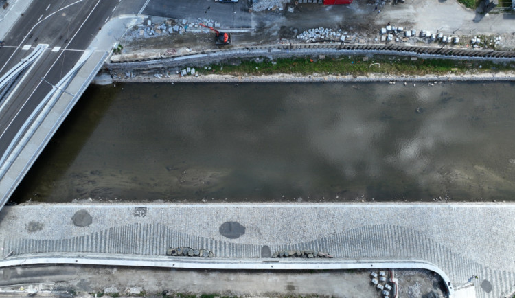 Olomoucká náplavka má být na podzim hotová. Cyklostezka nikdy v projektu nebyla, zní z magistrátu