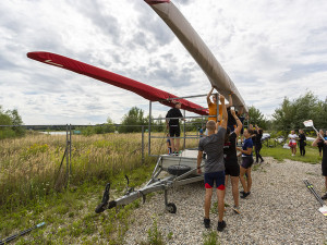 Dojíždění přes bahno a šatna v unimo buňce. Veslaři z Olomouce doufají v konec pětiletého exilu