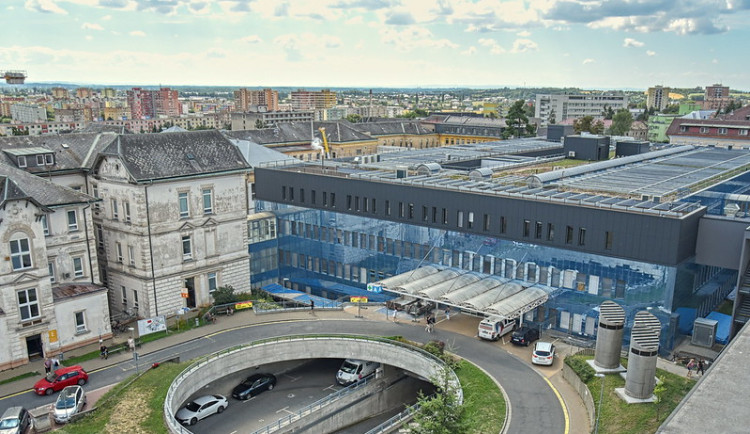 Důležitá olomoucká klinika anesteziologie, resuscitace a intenzivní medicíny získala moderní zázemí