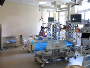 Pacienti v nejtěžším stavu se v Přerově dočkají lepší péče. Nemocnice modernizovala ARO