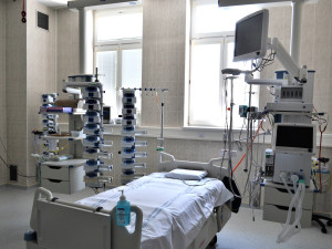 Pacienti v nejtěžším stavu se v Přerově dočkají lepší péče. Nemocnice modernizovala ARO