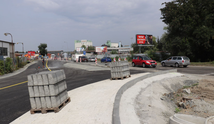 Na budovaném průtahu Přerovem začne stavba druhé poloviny kruhové křižovatky k Precheze
